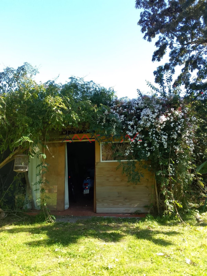 Casa ID.5598 - Vendo casa techo de plancha 4 dormitorios 