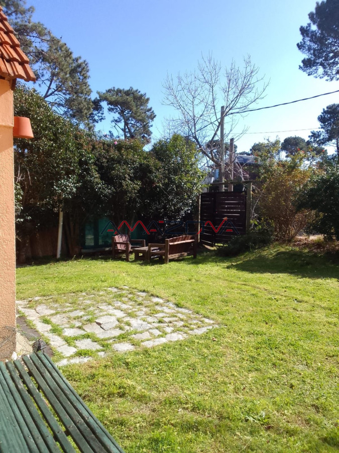 Casa ID.5598 - Vendo casa techo de plancha 4 dormitorios 