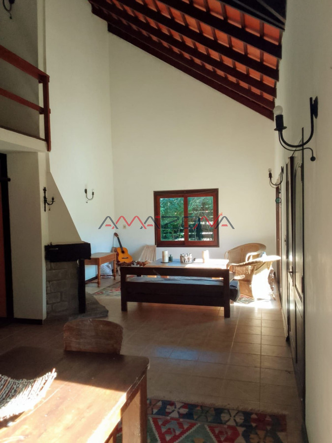 Casa ID.5598 - Vendo casa techo de plancha 4 dormitorios 