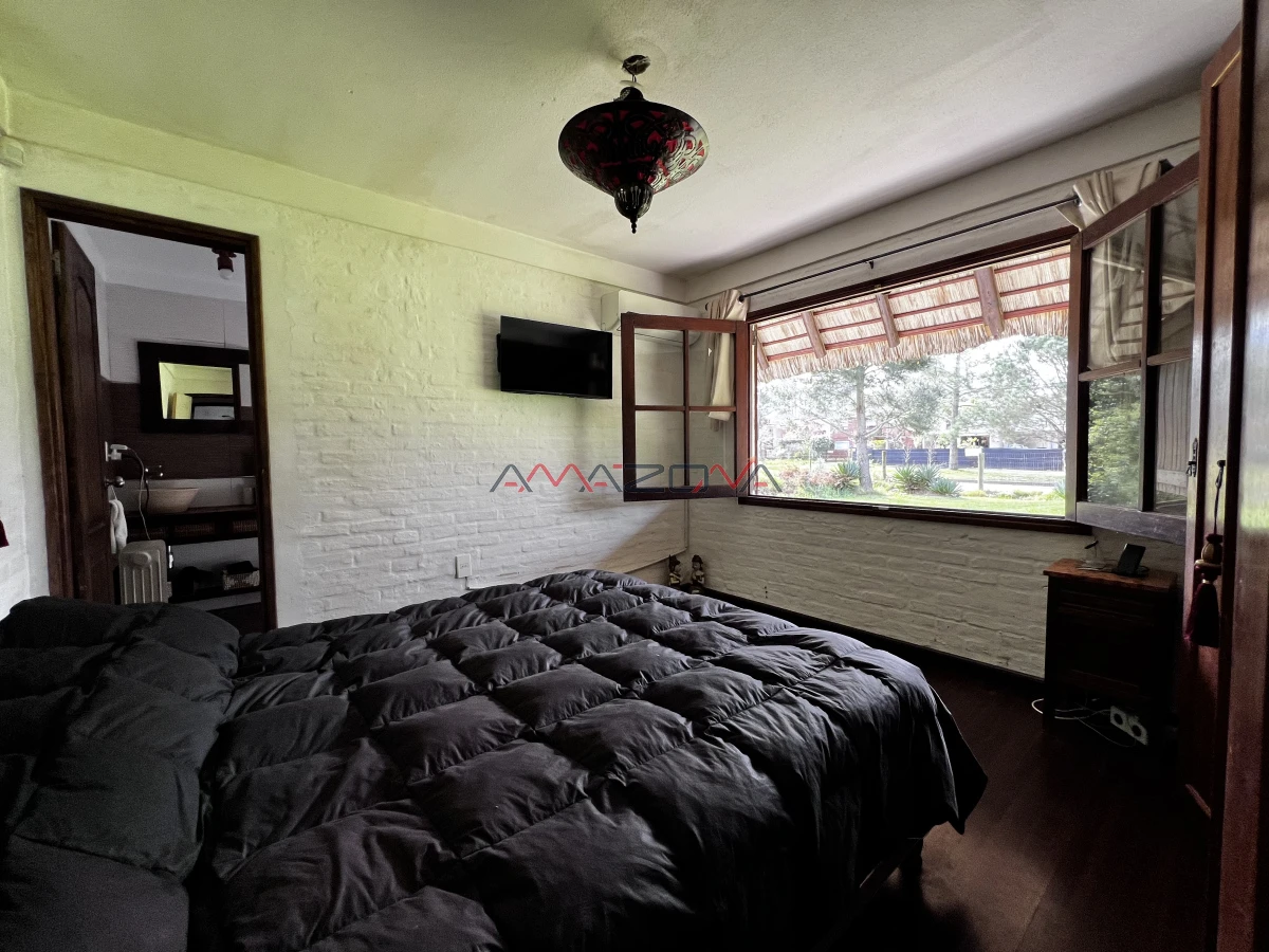 Casa ID.5745 - VENTA Casa 4 dormitorios 4 baños, toilette, parrillero, barbacoa, punta del estes