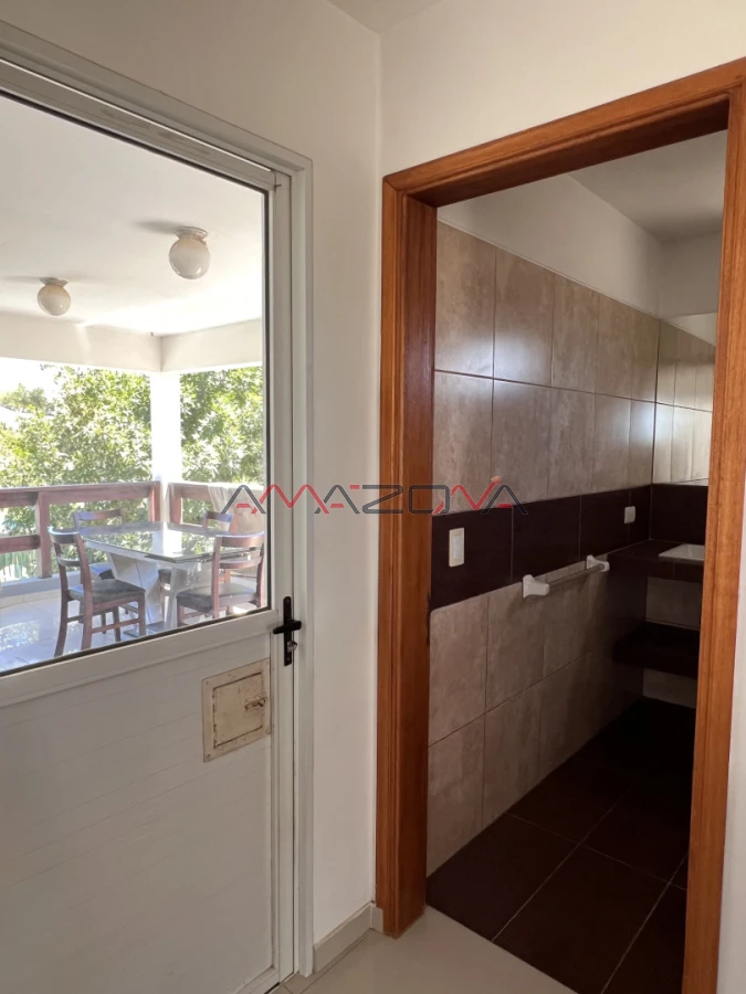 Casa ID.5782 - Venta en Exclusividad, Casa de diseño moderno, a pasos del mar; 3dormitorios; 3 baños; piscina; garaje cerrado, aire acondicionado, cercada.