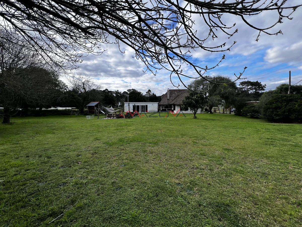 Casa ID.5745 - VENTA Casa 4 dormitorios 4 baños, toilette, parrillero, barbacoa, punta del estes