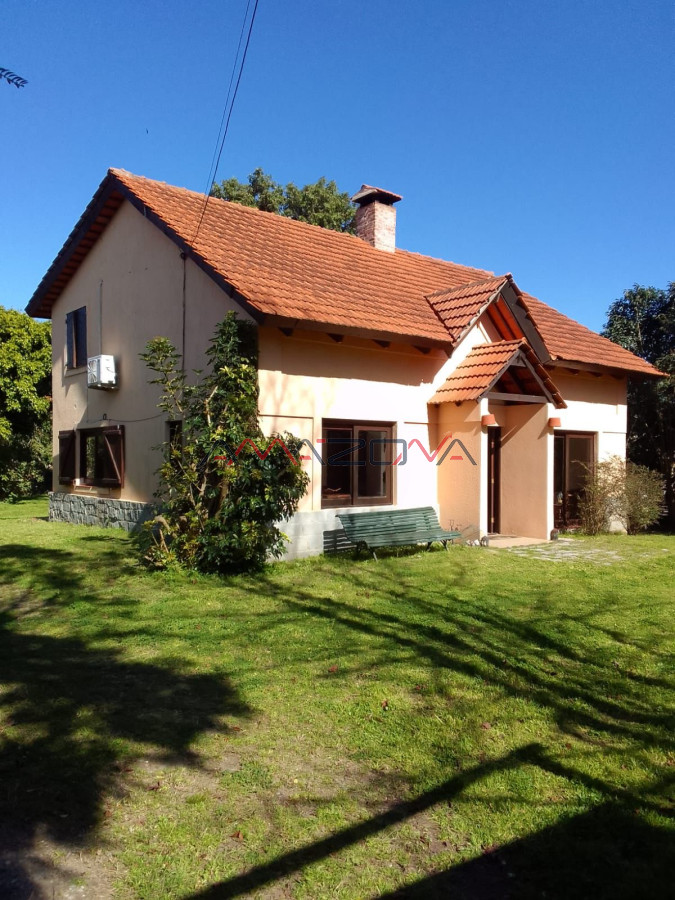 Casa ID.5598 - Vendo casa techo de plancha 4 dormitorios 
