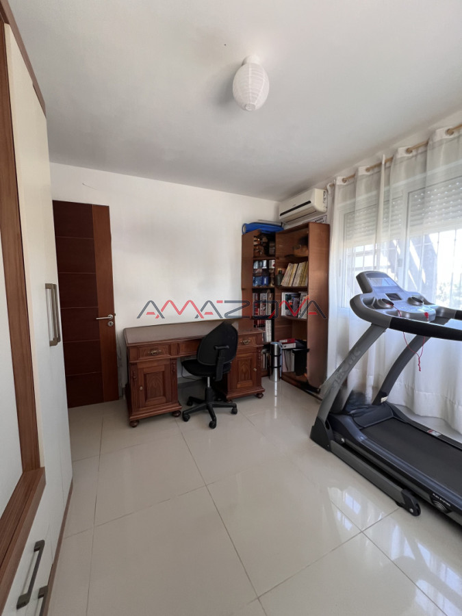 Casa ID.5782 - Venta en Exclusividad, Casa de diseño moderno, a pasos del mar; 3 dormitorios; 3 baños; piscina; garaje cerrado, aire acondicionado, cercada.