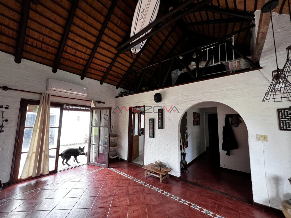 Casa ID.5745 - VENTA Casa 4 dormitorios 4 baños, toilette, parrillero, barbacoa, punta del estes