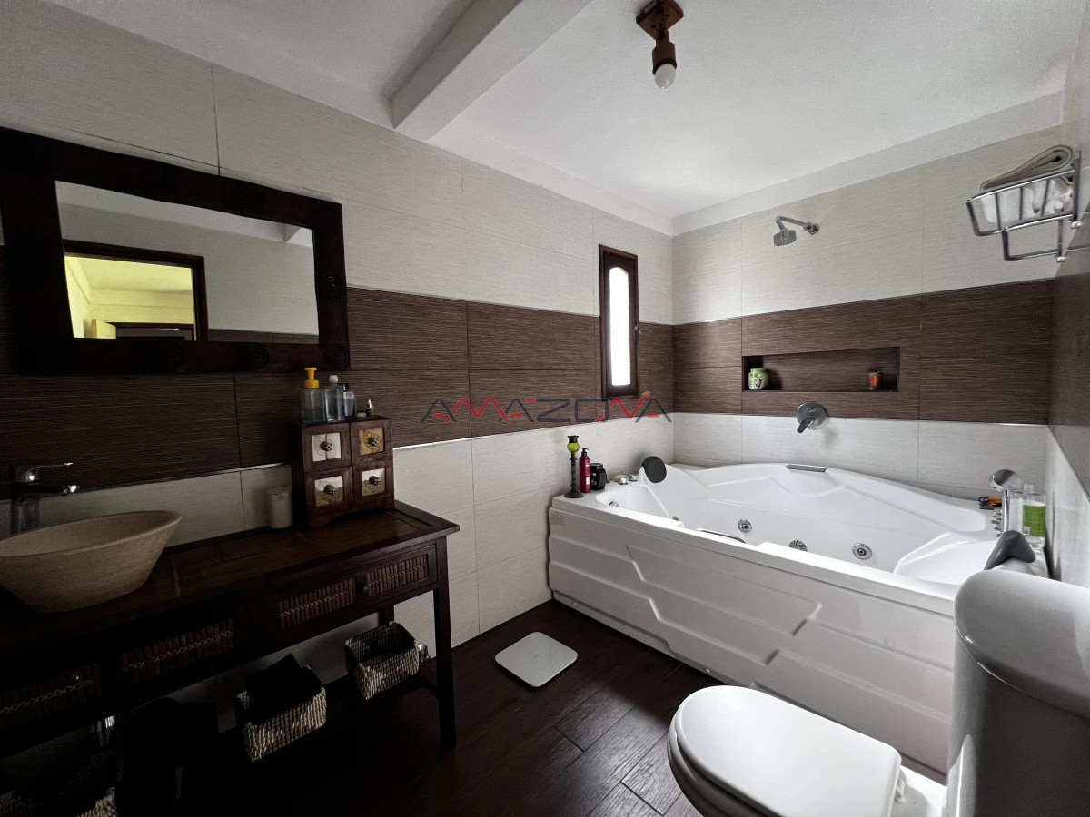 Casa ID.5745 - VENTA Casa 4 dormitorios 4 baños, toilette, parrillero, barbacoa, punta del estes