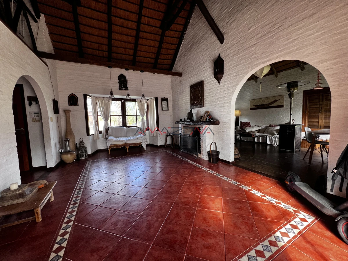 Casa ID.5745 - VENTA Casa 4 dormitorios 4 baños, toilette, parrillero, barbacoa, punta del estes