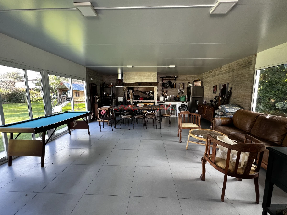 Casa ID.5745 - VENTA Casa 4 dormitorios 4 baños, toilette, parrillero, barbacoa, punta del estes