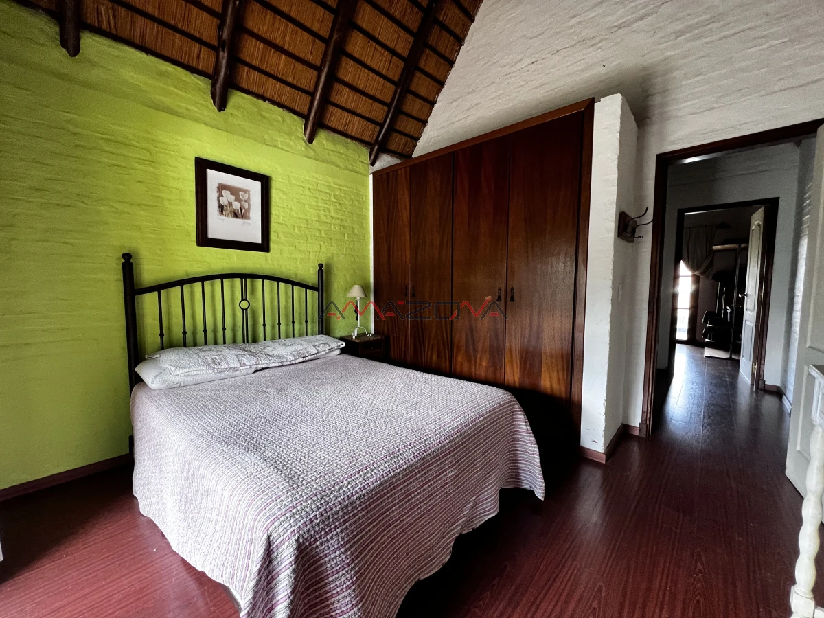 Casa ID.5745 - VENTA Casa 4 dormitorios 4 baños, toilette, parrillero, barbacoa, punta del estes