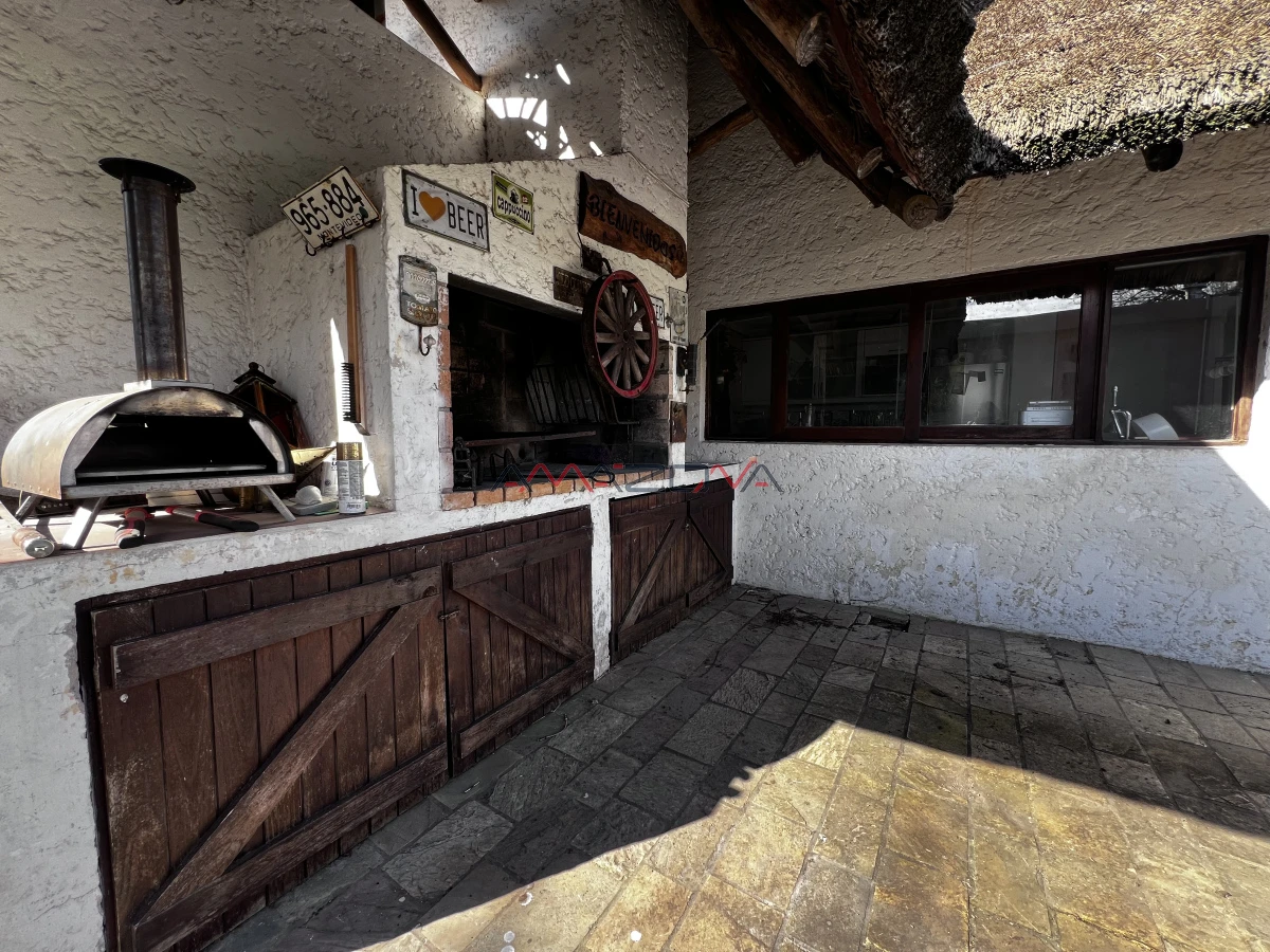 Casa ID.5745 - VENTA Casa 4 dormitorios 4 baños, toilette, parrillero, barbacoa, punta del estes