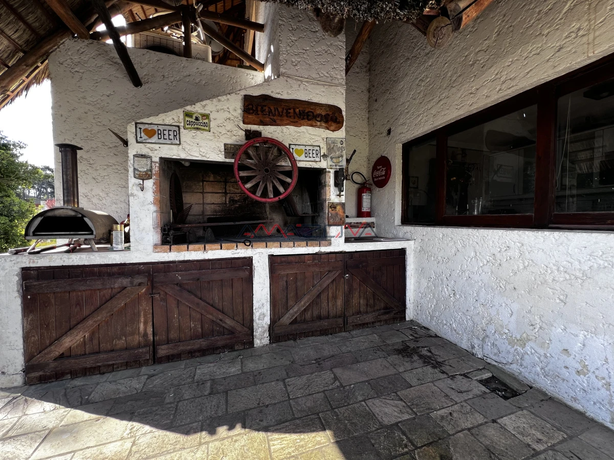 Casa ID.5745 - VENTA Casa 4 dormitorios 4 baños, toilette, parrillero, barbacoa, punta del estes