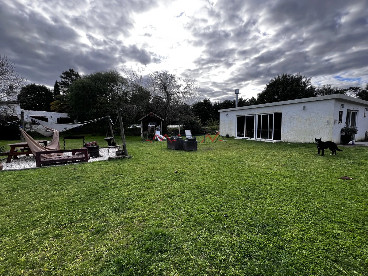 Casa ID.5745 - VENTA Casa 4 dormitorios 4 baños, toilette, parrillero, barbacoa, punta del estes