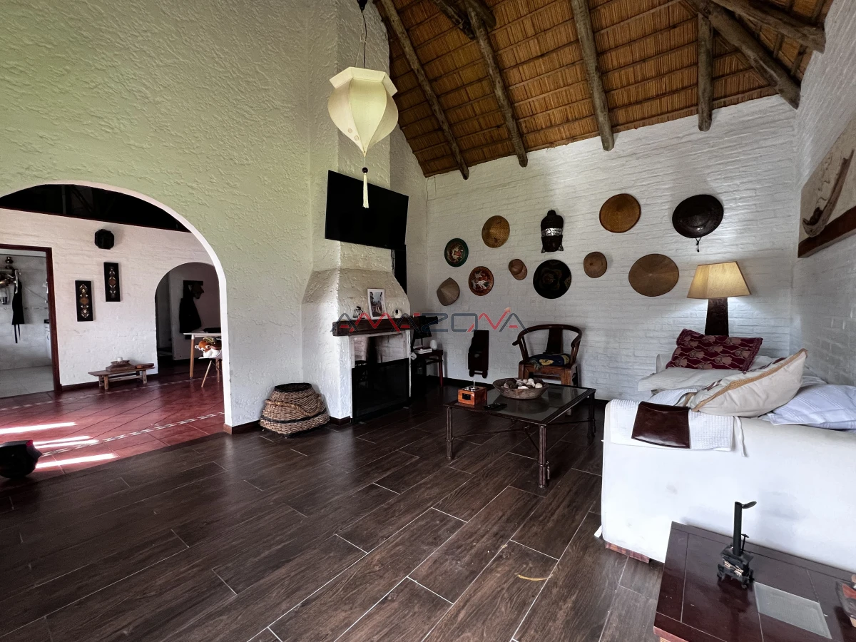 Casa ID.5745 - VENTA Casa 4 dormitorios 4 baños, toilette, parrillero, barbacoa, punta del estes