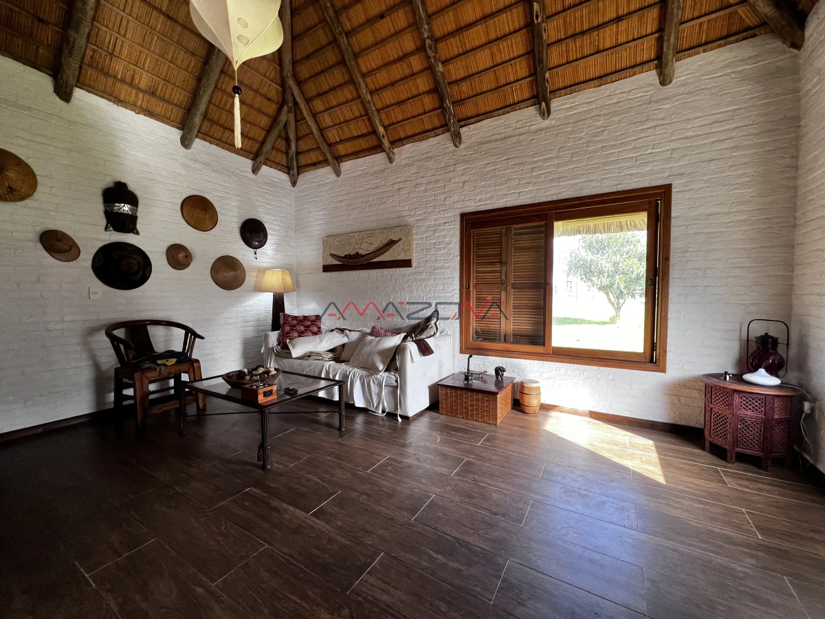 Casa ID.5745 - VENTA Casa 4 dormitorios 4 baños, toilette, parrillero, barbacoa, punta del estes