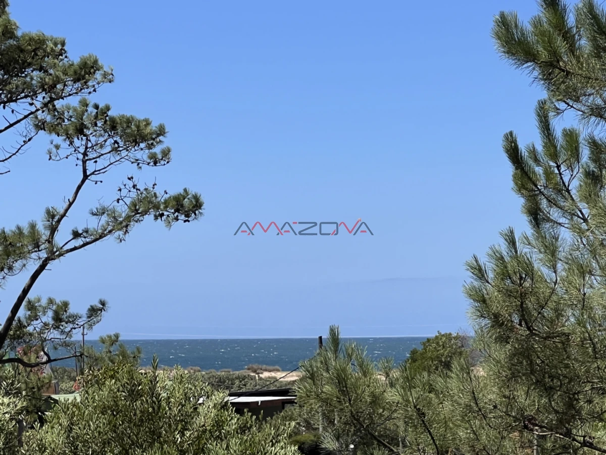 Casa ID.5782 - Venta en Exclusividad, Casa de diseño moderno, a pasos del mar; 3dormitorios; 3 baños; piscina; garaje cerrado, aire acondicionado, cercada.