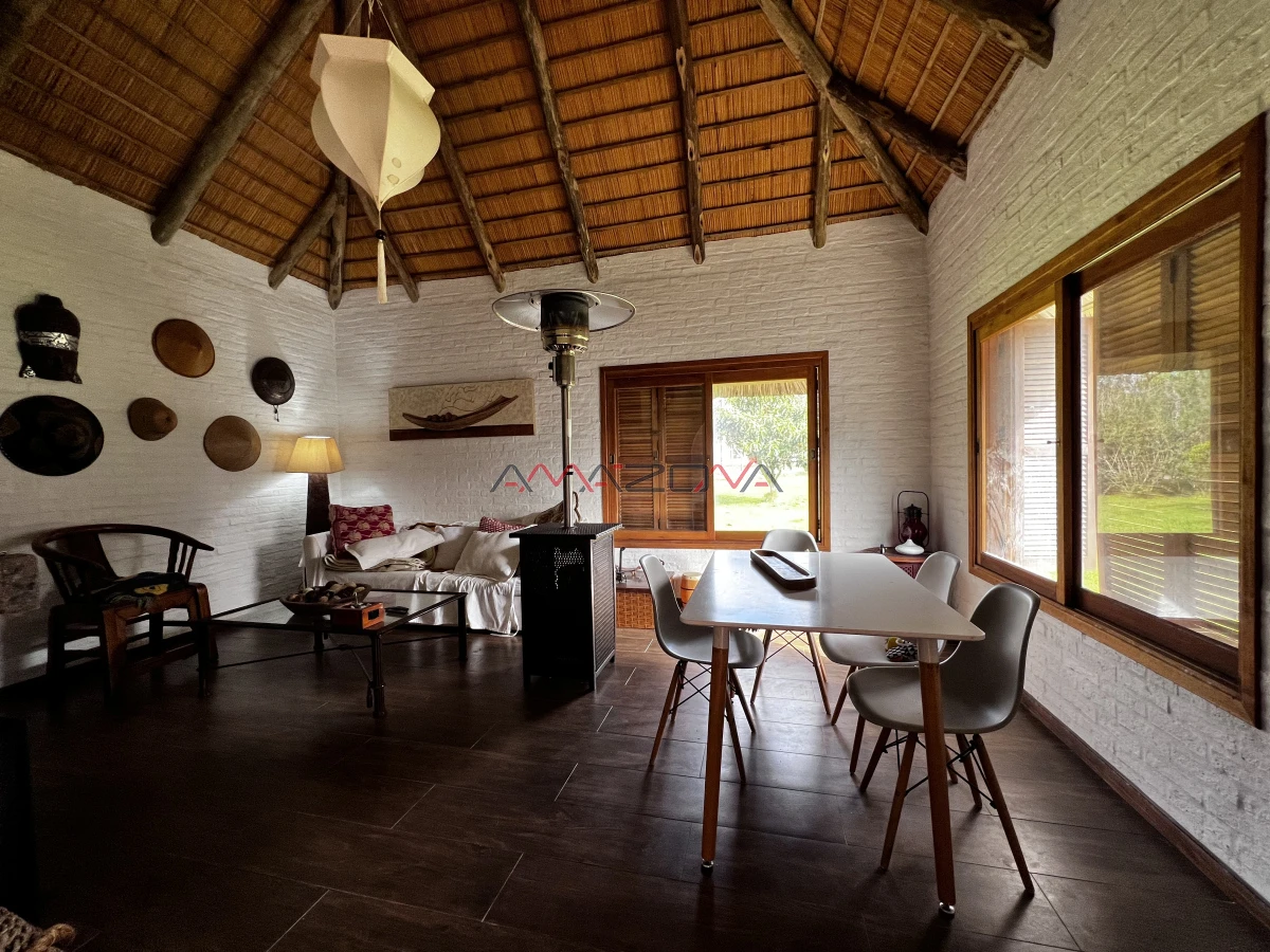 Casa ID.5745 - VENTA Casa 4 dormitorios 4 baños, toilette, parrillero, barbacoa, punta del estes