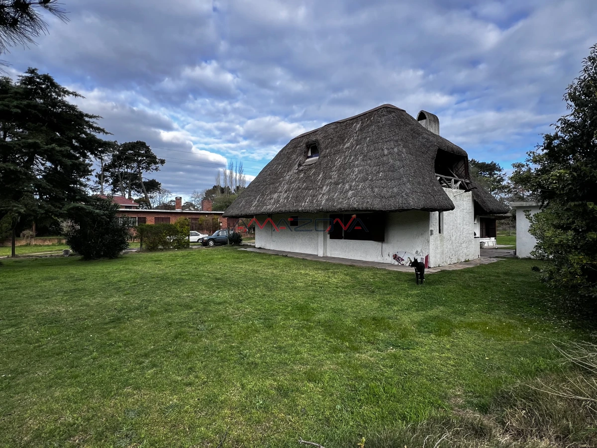 Casa ID.5745 - VENTA Casa 4 dormitorios 4 baños, toilette, parrillero, barbacoa, punta del estes