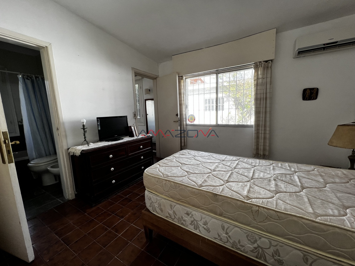 Casa ID.5494 - Casa de 4 dormitorios a una cuadra de la playa mansa 