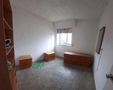 Apartamento céntrico, 3 dormitorios, primer piso.- - PLD675A