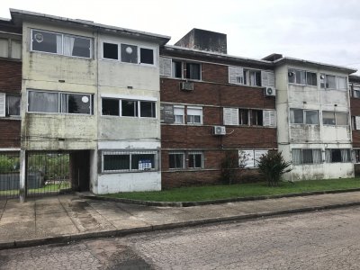 Apartamento 3 Dormitorios muy luminoso y ventilado, estacionamiento cerrado, vista al arroyo, se financia - PLD212A