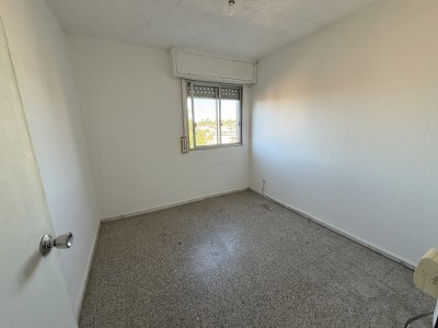 Apartamento Céntrico - 4 Dormitorios, luminoso, muy ventilado. - PLD719A