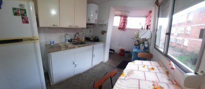 Apartamento céntrico, 3 dormitorios, primer piso.- - PLD675A
