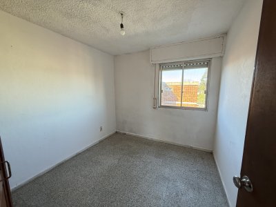 Apartamento Céntrico - 4 Dormitorios, luminoso, muy ventilado. - PLD719A