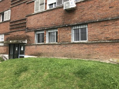 Apartamento 3 Dormitorios muy luminoso y ventilado, estacionamiento cerrado, vista al arroyo, se financia - PLD212A
