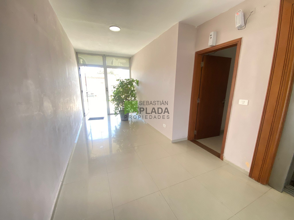 Apartamento ID.473 - Apartamento 2 Dormitorios, con cochera, en Alquiler en Torre San Carlos