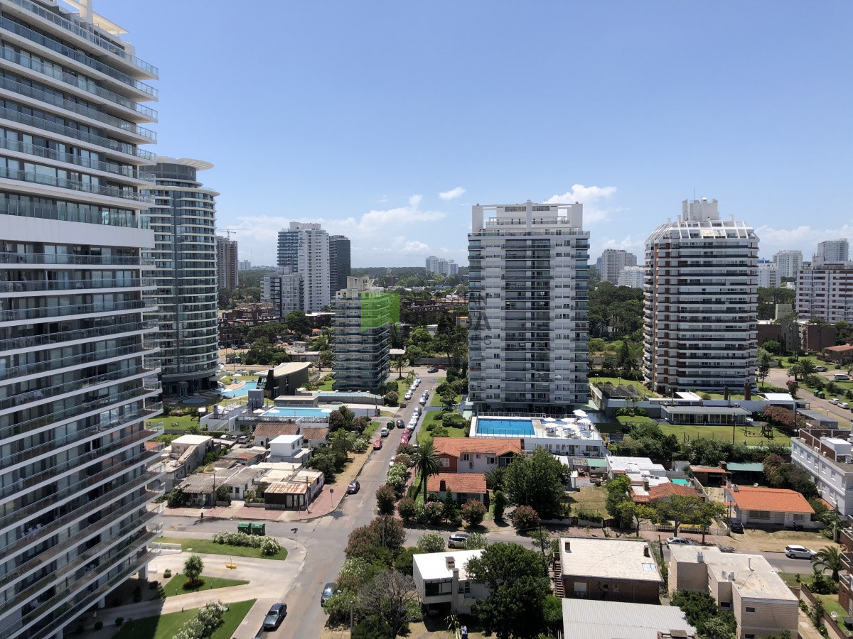 Apartamento ID.258 - a Pasitos de Playa Brava en un Edificio de Pintos Risso