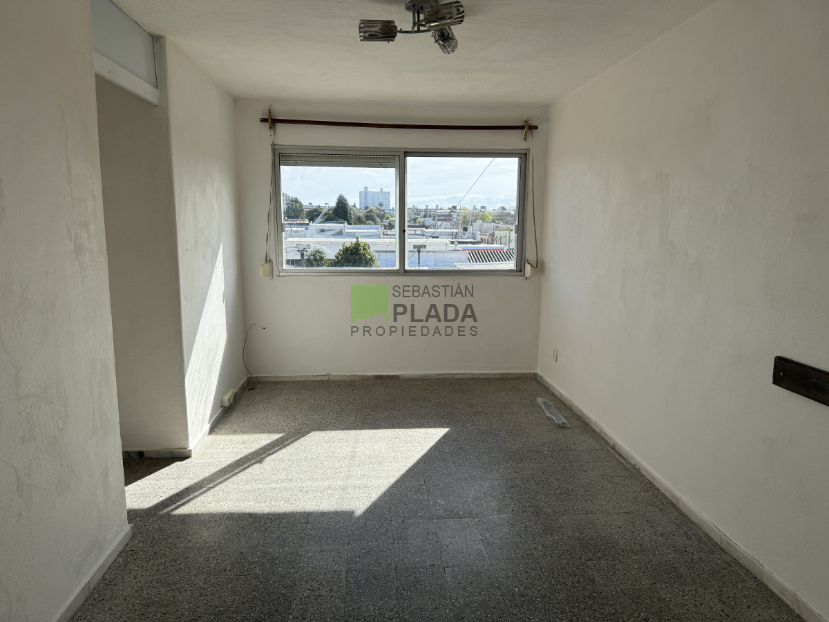 Apartamento ID.1013 - Apartamento 3 dormitorios a 2 cuadras de Plaza Artigas en Venta en San Carlos