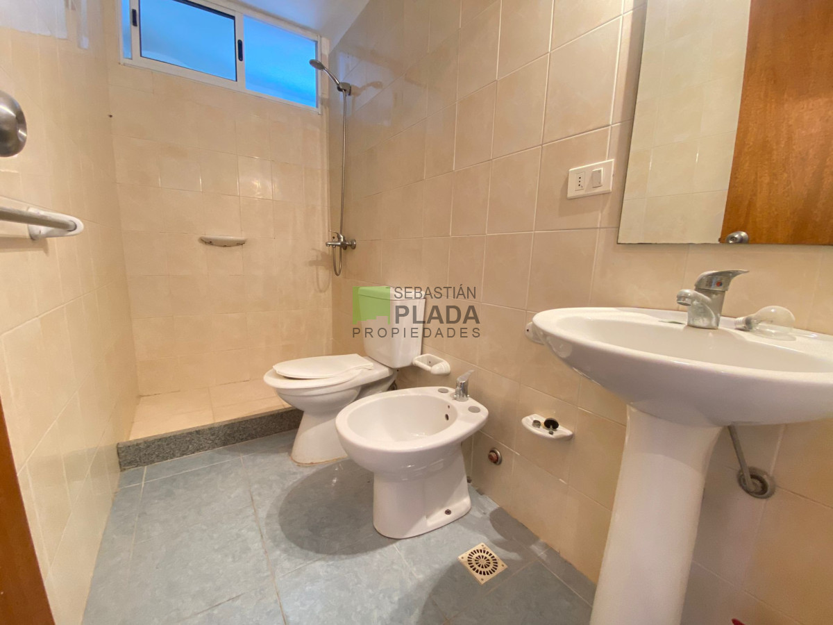 Apartamento ID.473 - Apartamento 2 Dormitorios, con cochera, en Alquiler en Torre San Carlos
