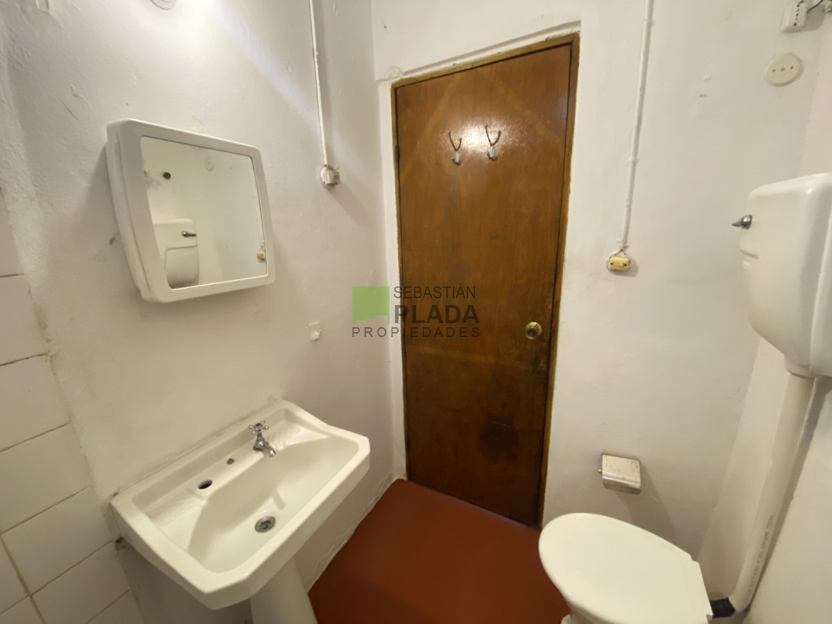 Apartamento ID.1068 - Apartamento al fondo, 1 dormitorio en Alquiler en el centro de San Carlos