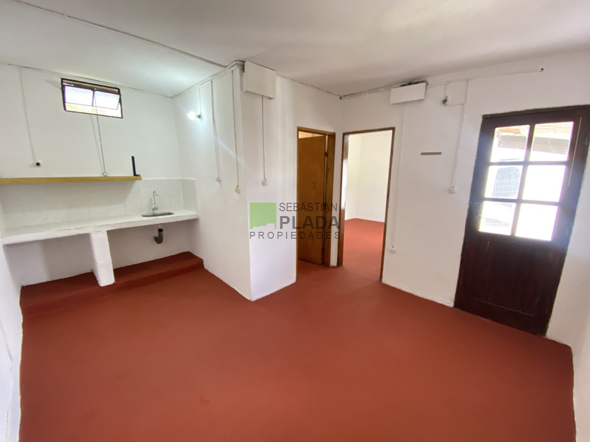 Apartamento ID.1068 - Apartamento al fondo, 1 dormitorio en Alquiler en el centro de San Carlos