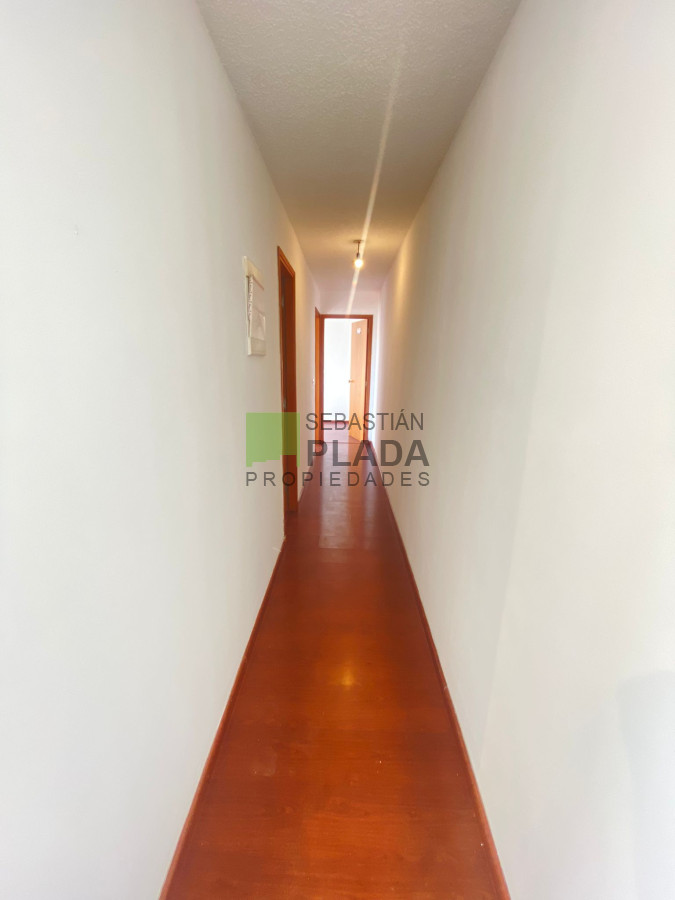 Apartamento ID.419 - Apartamento de 2 Dormitorios con cochera en Torre San Carlos