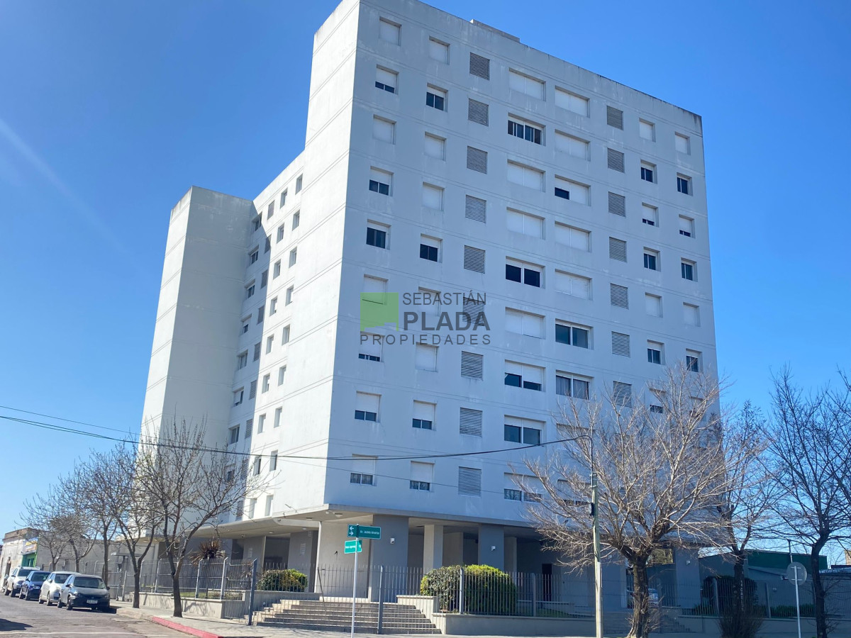 Apartamento ID.419 - Apartamento de 2 Dormitorios con cochera en Torre San Carlos