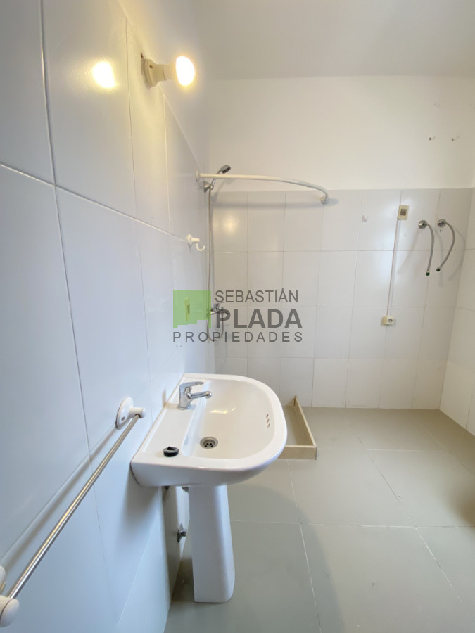 Apartamento ID.1040 - Apartamento de 2 dormitorios en Alquiler en San Carlos