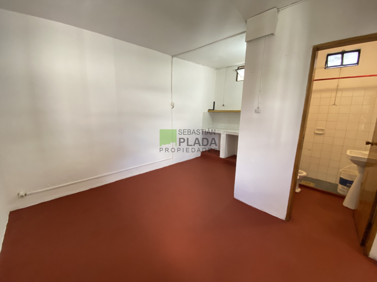 Apartamento ID.1068 - Apartamento al fondo, 1 dormitorio en Alquiler en el centro de San Carlos