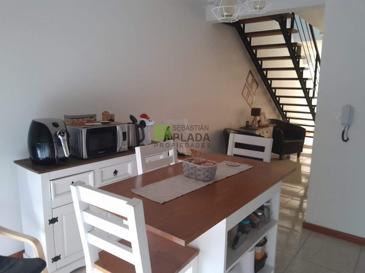 Apartamento ID.404 - Duplex 2 Dormitorios y más, a pasos de todo.