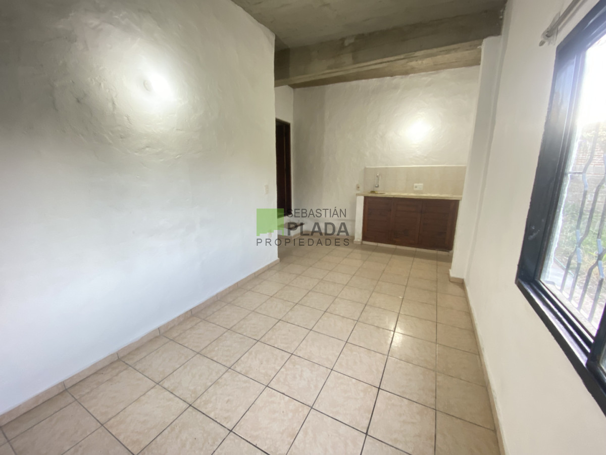 Apartamento ID.1086 - Apartamento de 1 Dormitorio en Alquiler en San Carlos