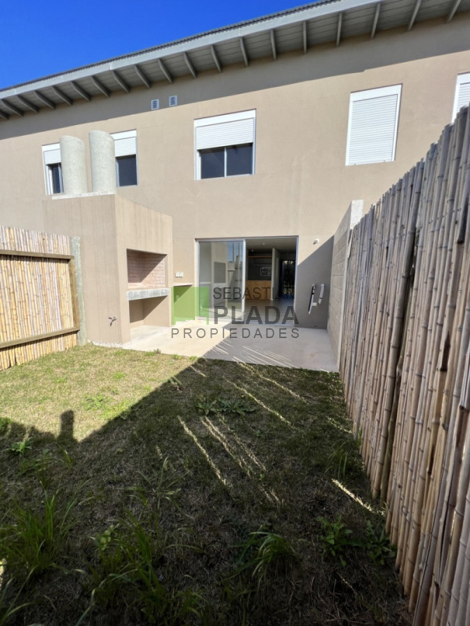 Apartamento ID.308 - ¡PRÓXIMAMENTE! Dúplex 2 dormitorios y Cochera en Alquiler en San Carlos