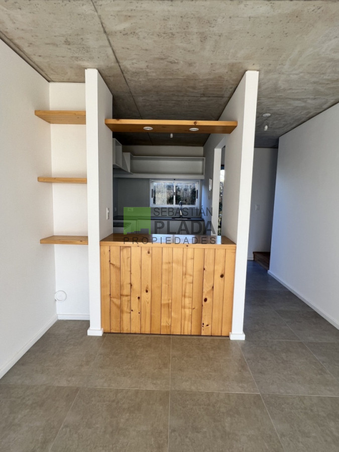 Apartamento ID.308 - ¡PRÓXIMAMENTE! Dúplex 2 dormitorios y Cochera en Alquiler en San Carlos