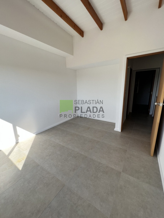 Apartamento ID.308 - ¡PRÓXIMAMENTE! Dúplex 2 dormitorios y Cochera en Alquiler en San Carlos