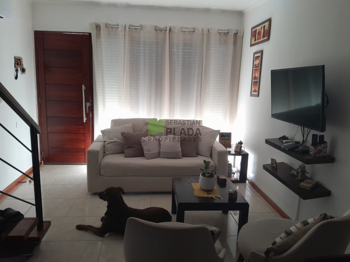 Apartamento ID.404 - Duplex 2 Dormitorios y más, a pasos de todo.