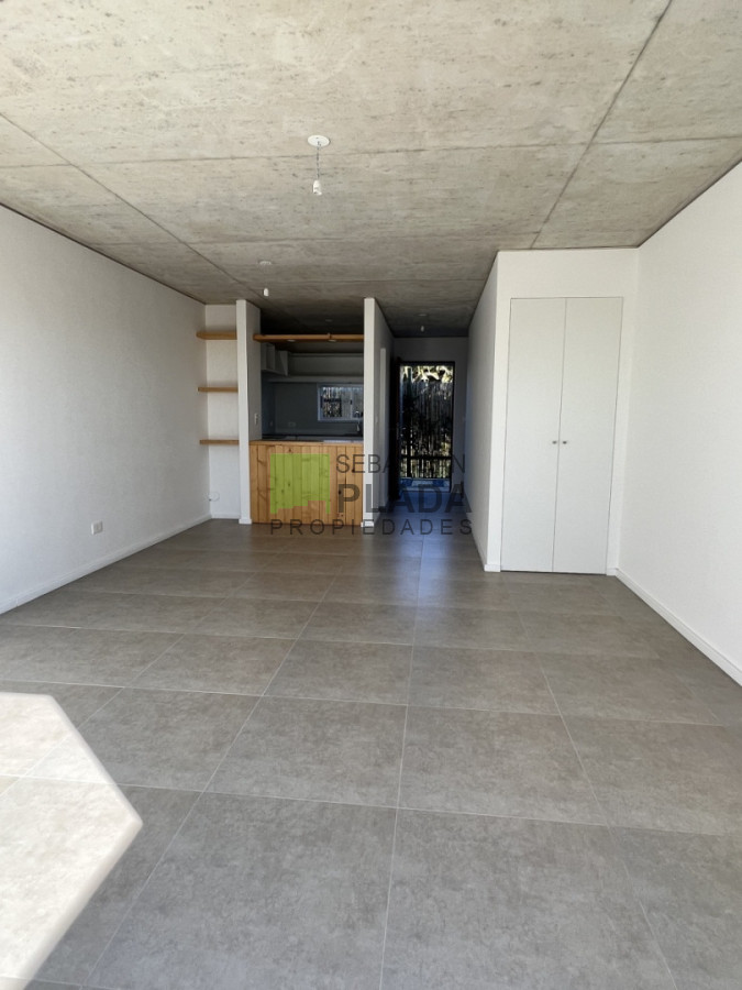 Apartamento ID.308 - ¡PRÓXIMAMENTE! Dúplex 2 dormitorios y Cochera en Alquiler en San Carlos