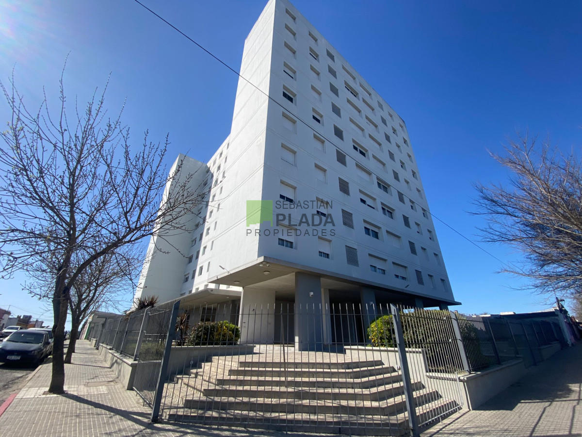 Apartamento ID.473 - Apartamento 2 Dormitorios, con cochera, en Alquiler en Torre San Carlos