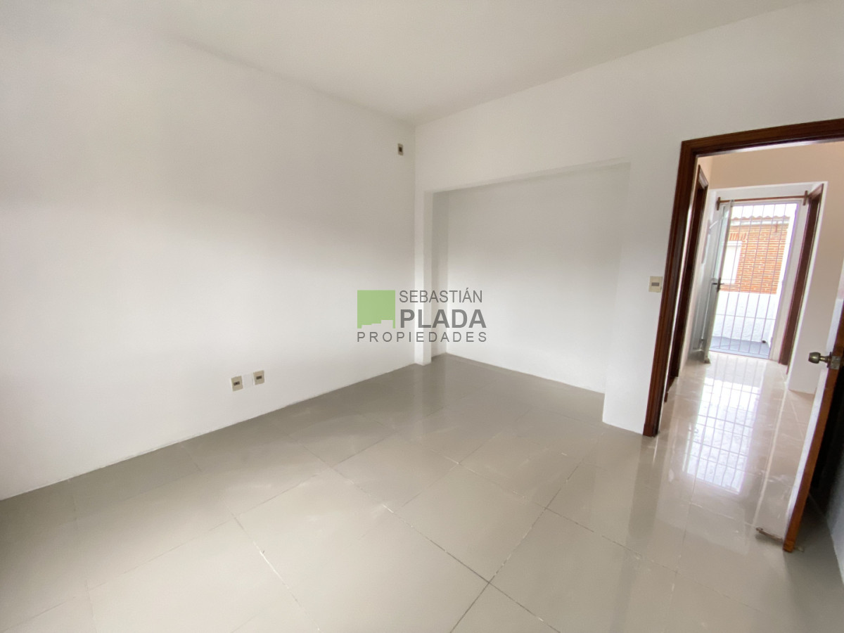 Apartamento ID.1040 - Apartamento de 2 dormitorios en Alquiler en San Carlos