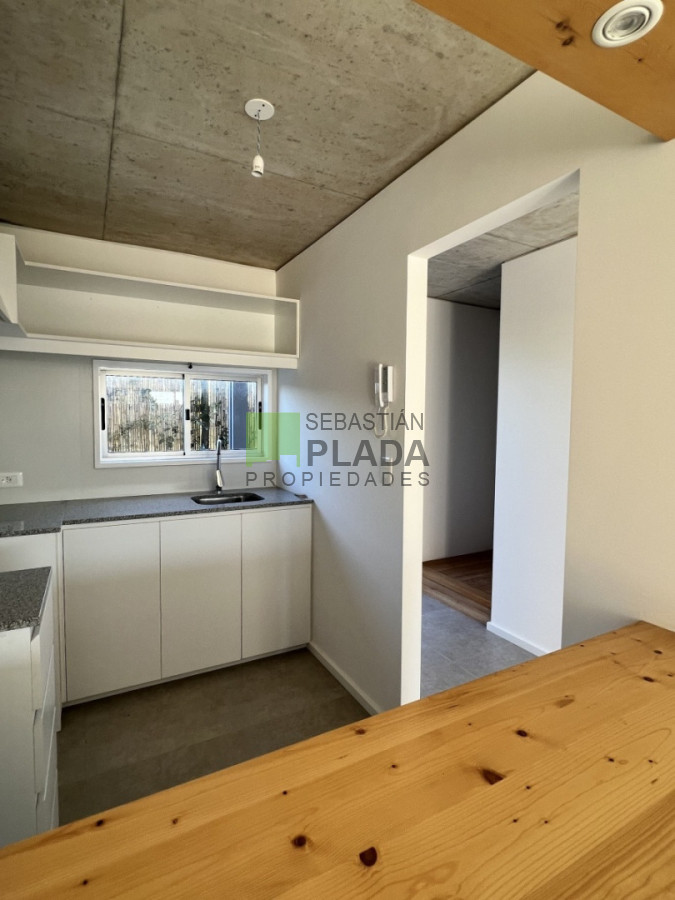 Apartamento ID.308 - ¡PRÓXIMAMENTE! Dúplex 2 dormitorios y Cochera en Alquiler en San Carlos