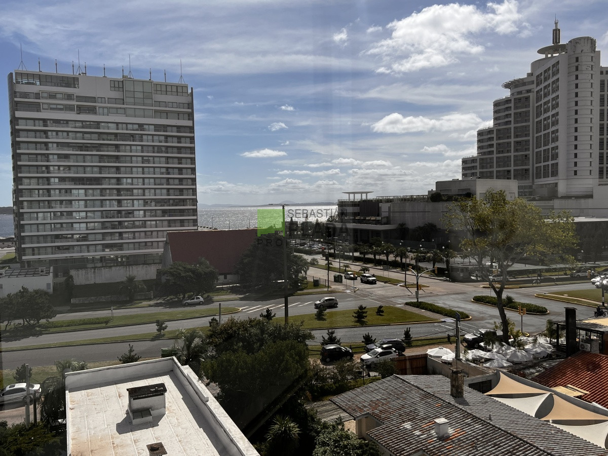 Apartamento ID.602 - 2 dormitorios con vista al puerto, cercano a Enjoy y comercios.