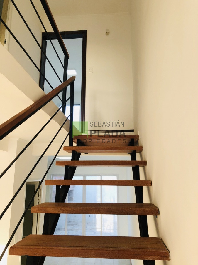 Apartamento ID.404 - Duplex 2 Dormitorios y más, a pasos de todo.
